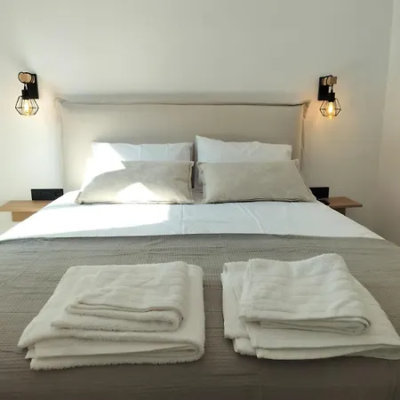 Modern Elegant Escape On The Ionian Coast, Near Ancient Olympia Apartment *